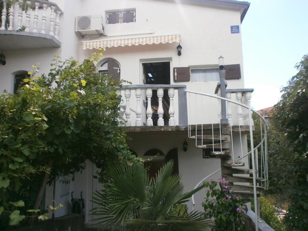 Apartmani Marija Starigrad Paklenica Exterior foto